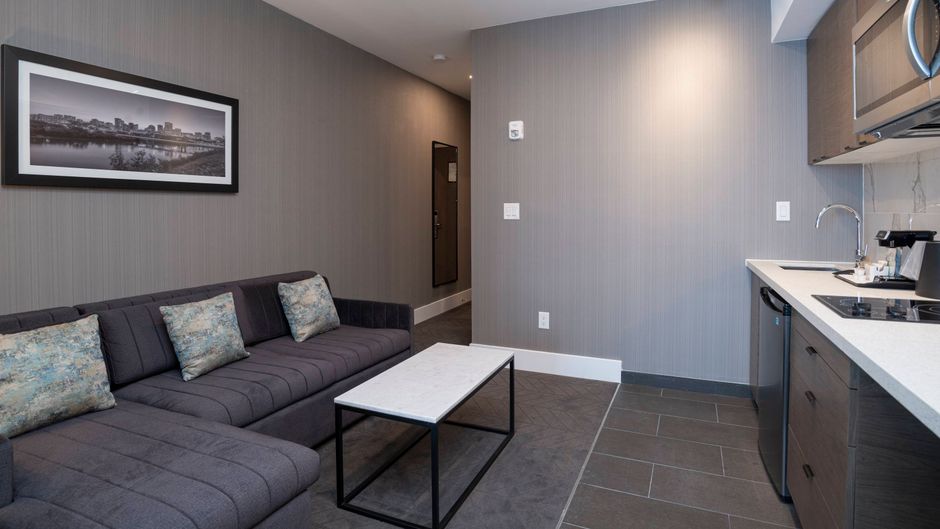 Sandman Signature Sherwood Park Hotel Suite