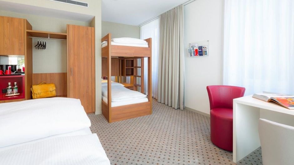 Hotel Wartmann am Bahnhof Room