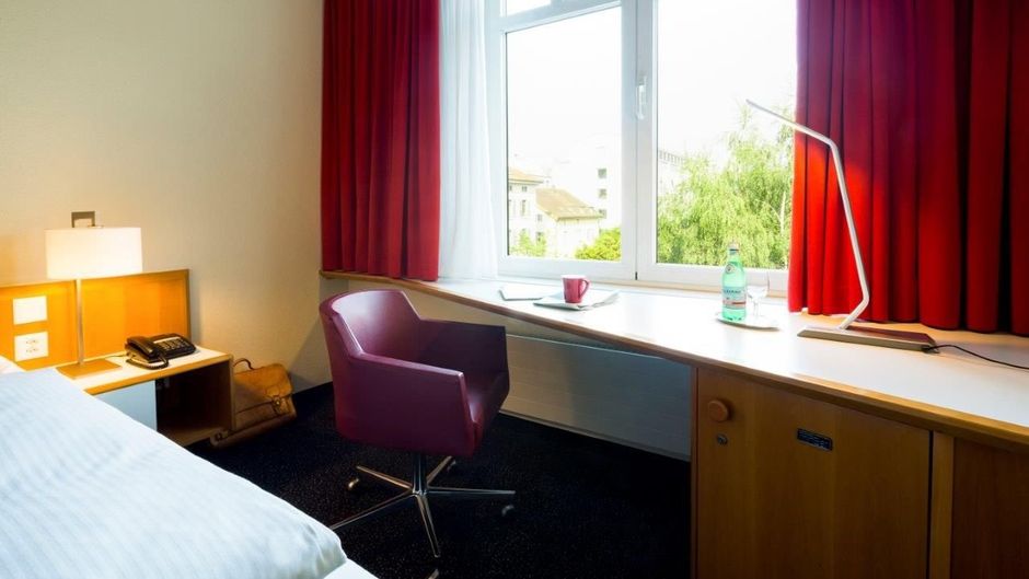 Hotel Wartmann am Bahnhof Room