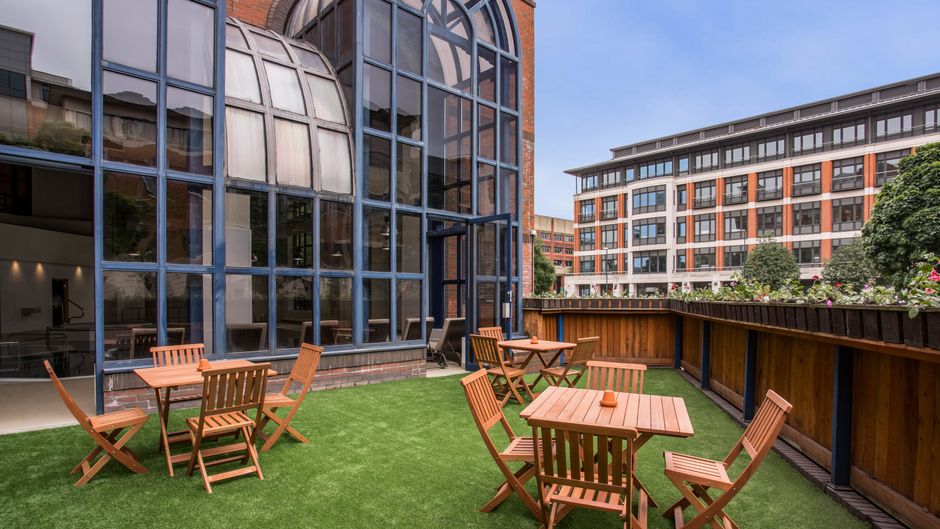 Crowne Plaza Leeds Hotel Exterior
