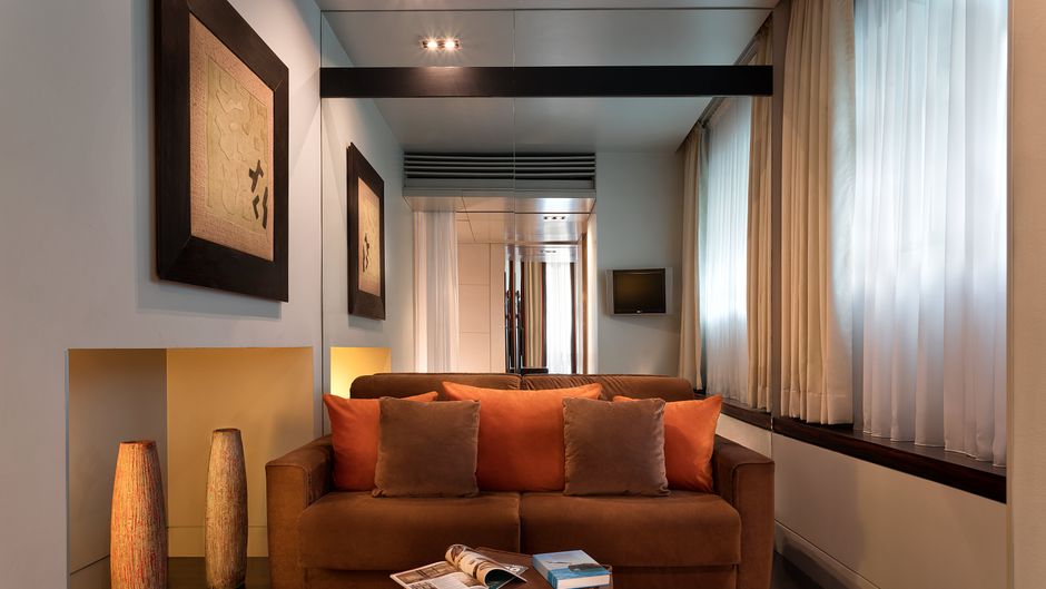 Sina The Gray Suite