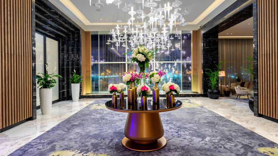 Taj Jumeirah Lakes Towers Lobby