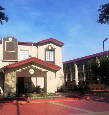 Red Roof Inn & Suites Houston -Hobby Air
