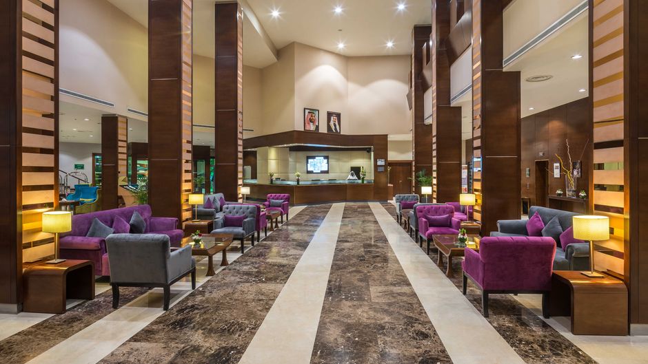 Holiday inn Riyadh-Al Qasr Lobby