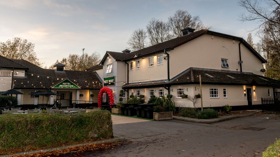 The Wee Waif Reading Exterior