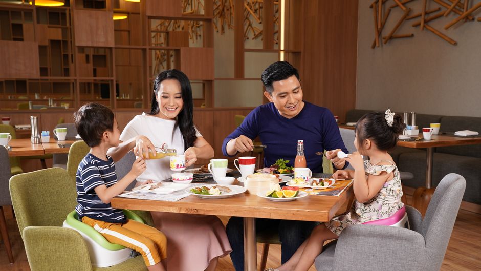 Holiday Inn & Suites Saigon Airport Restaurant