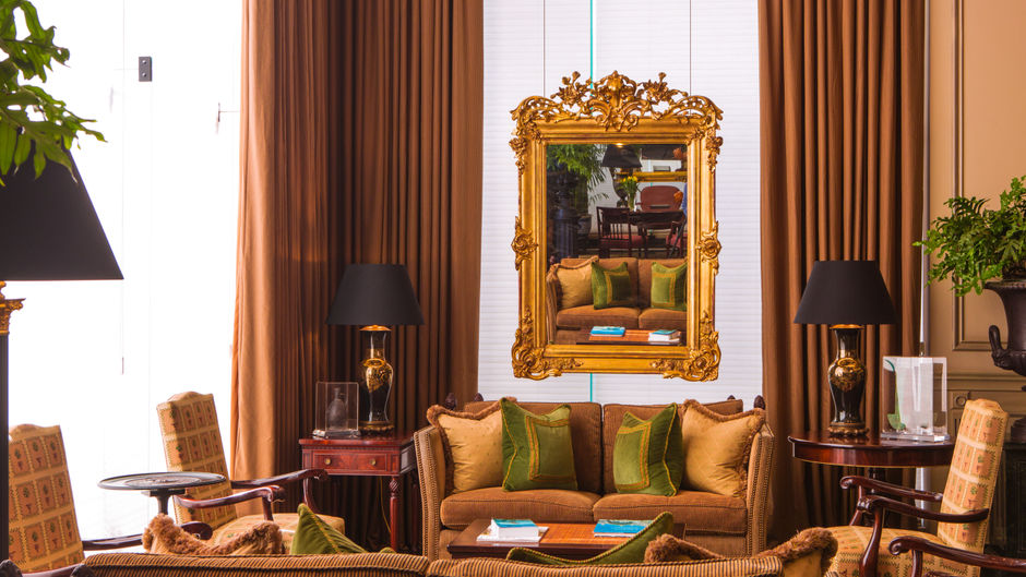 Royal Park Lima Lobby