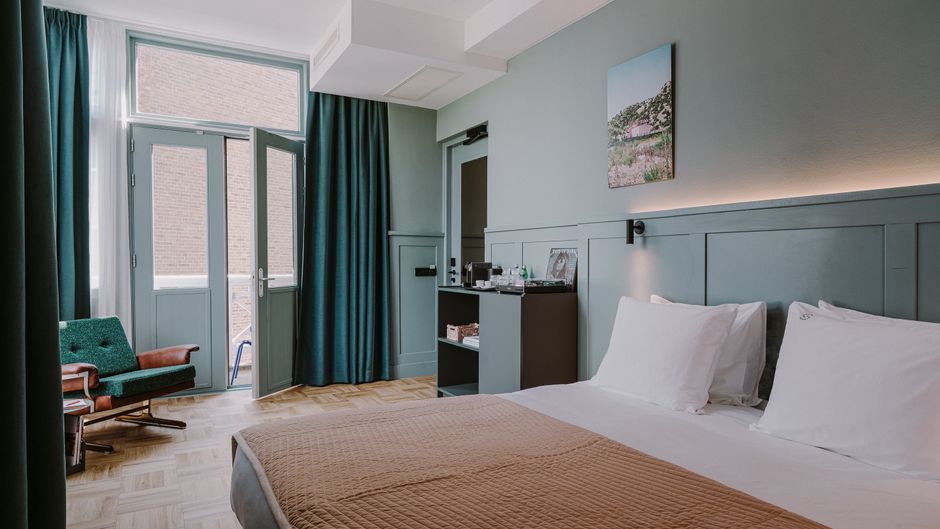 Supernova Hotel Room