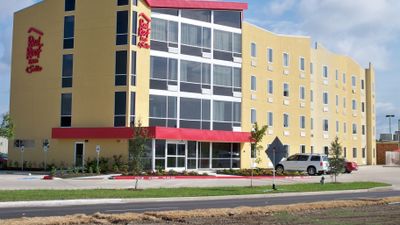 Red Roof Inn & Suites Beaumont