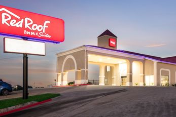 Red Roof Inn & Suites Austin East-Manor