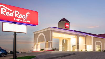 Red Roof Inn & Suites Austin East-Manor