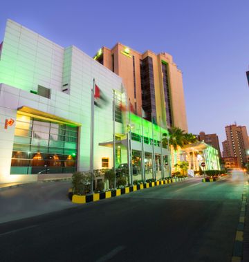 Holiday Inn Suites Kuwait Salmiya