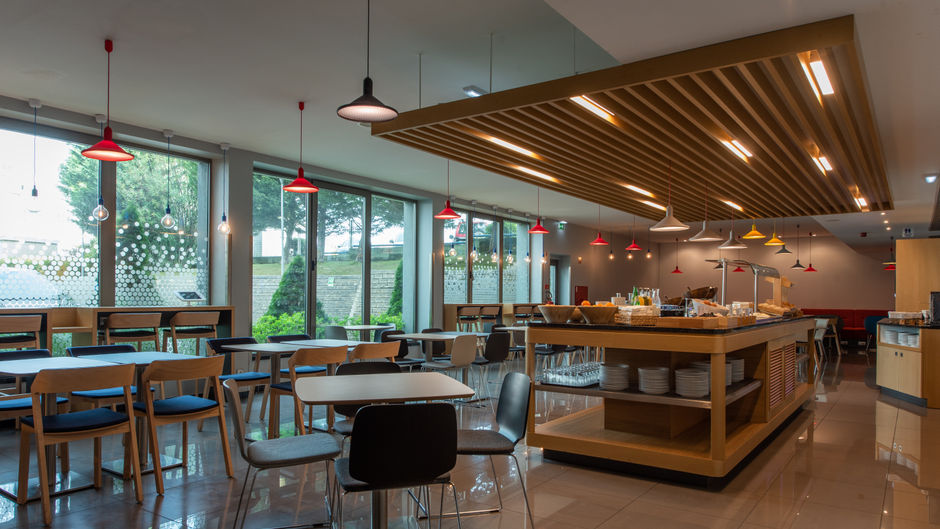 Holiday Inn Express Lisbon Airport Restaurant