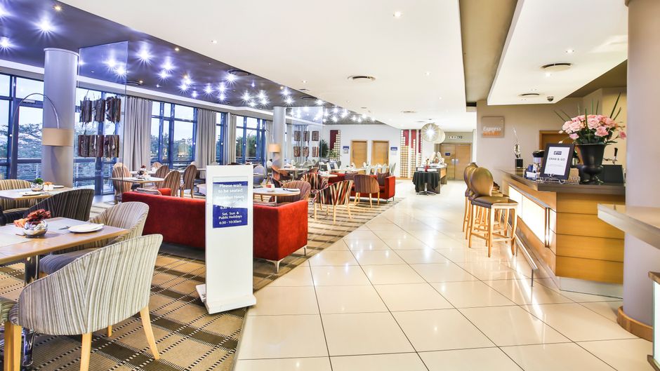 Holiday Inn Express Sandton-Woodmead Restaurant