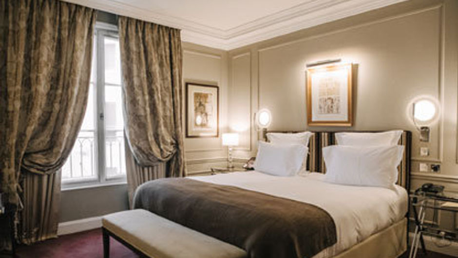Le Burgundy Paris Room