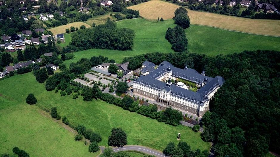 Kardinal Schulte Haus Exterior