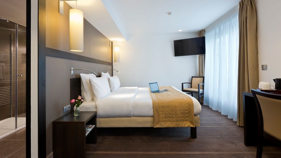 Simon's Paris Boutique Hotel & Ice Bar Room