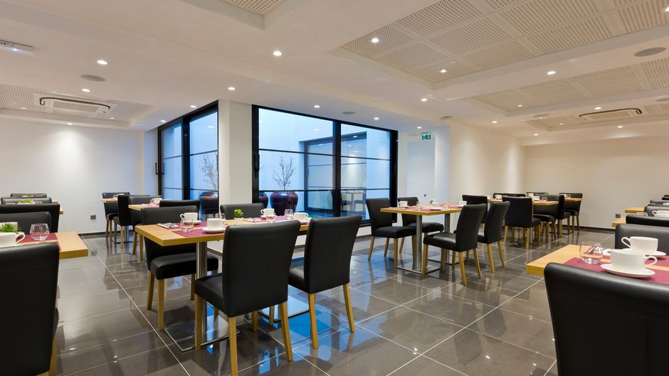 Simon's Paris Boutique Hotel & Ice Bar Restaurant
