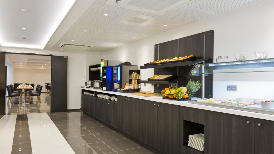 Simon's Paris Boutique Hotel & Ice Bar Restaurant