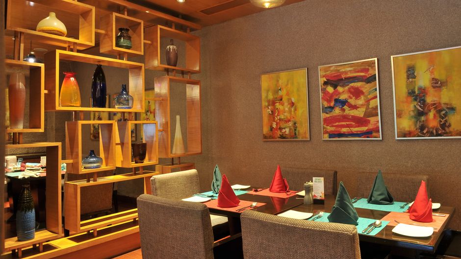 Crowne Plaza Gurgaon Restaurant