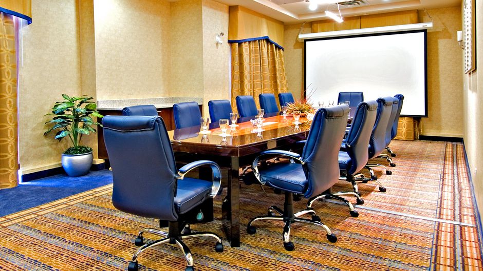 Holiday Inn Express Suites Riverport Meeting