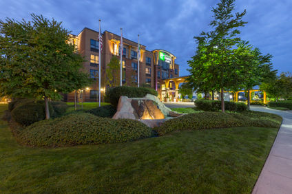 Holiday Inn Express Suites Riverport