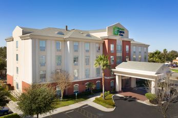 Holiday Inn Express Hotel & Suites Uvald