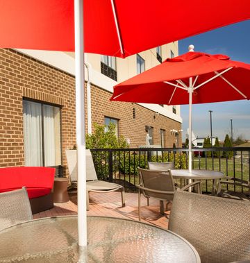Holiday Inn Express Hotel & Suites