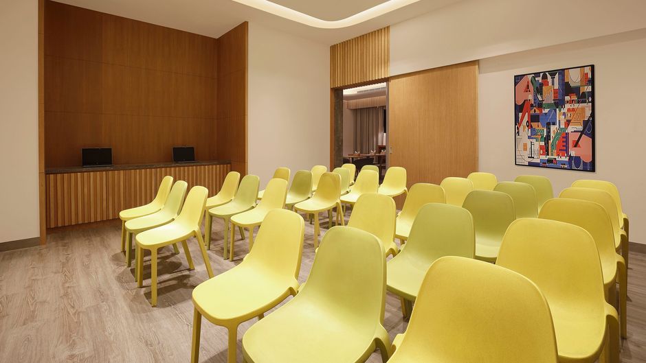 Holiday Inn Express Hyderabad Hitec City Meeting