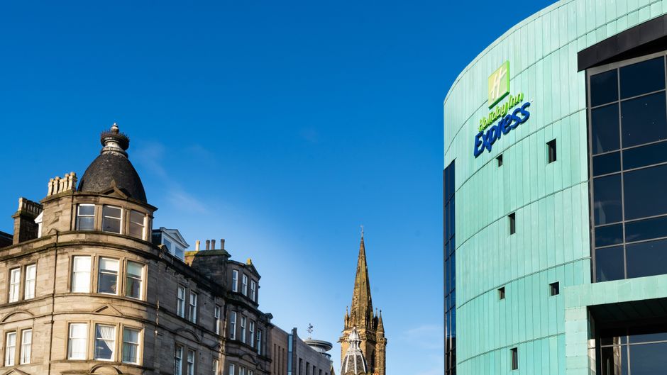 Holiday Inn Express Dundee Exterior