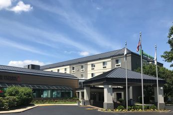 Holiday Inn Hotel & Suites