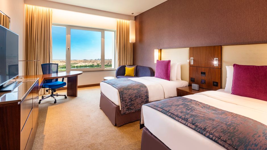 Crowne Plaza Muscat OCEC Room