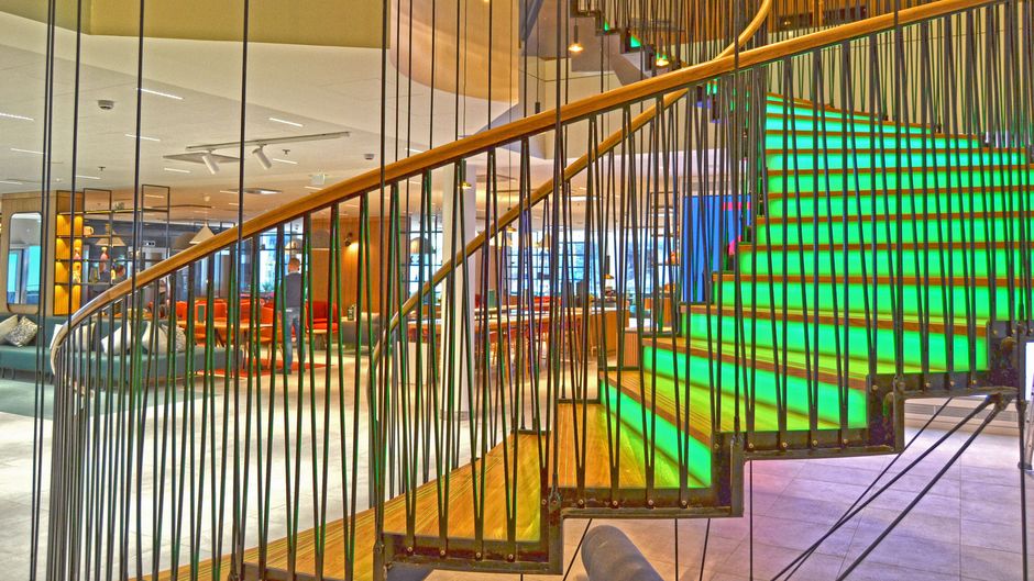 Holiday Inn Helsinki Lobby