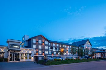 Sandman Signature Hotel & Suites