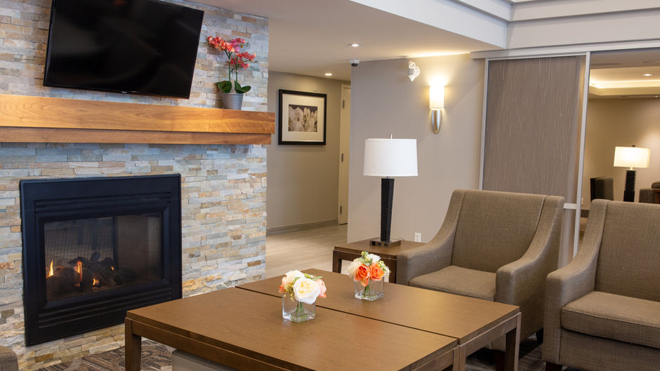 Staybridge Suites Toronto -Vaughan South Lobby
