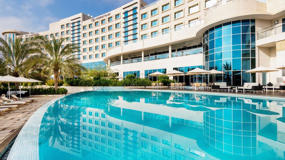 Crowne Plaza Muscat OCEC Pool