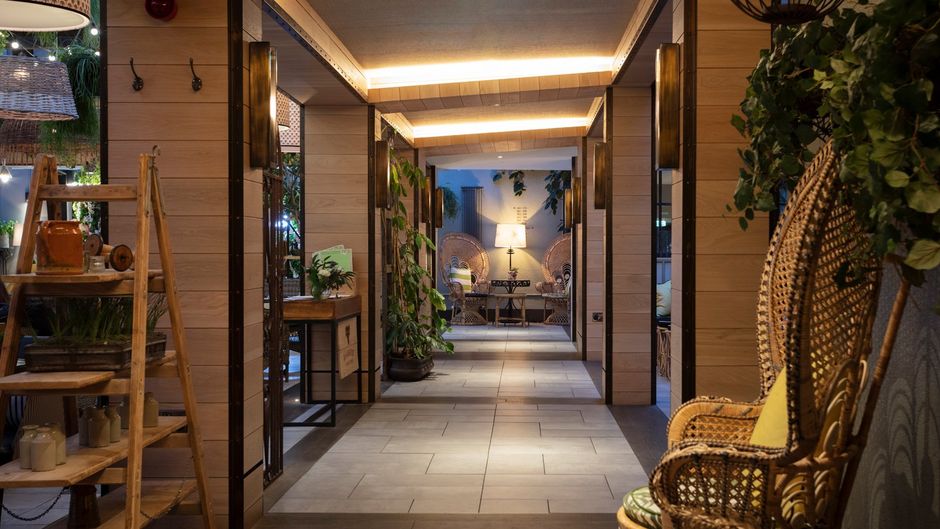 Kimpton Charlotte Square Hotel Lobby