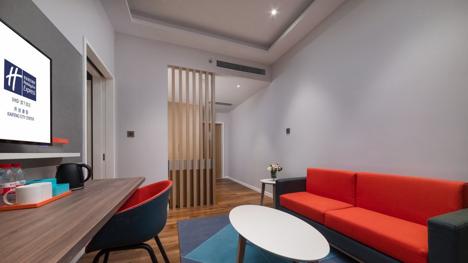 Holiday Inn Express Kaifeng City Center Suite