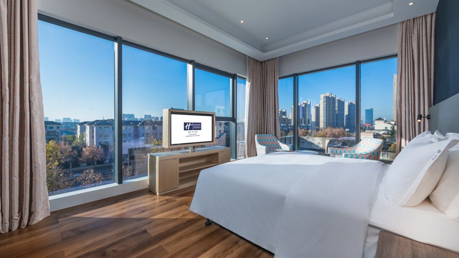 Holiday Inn Express Kaifeng City Center Suite