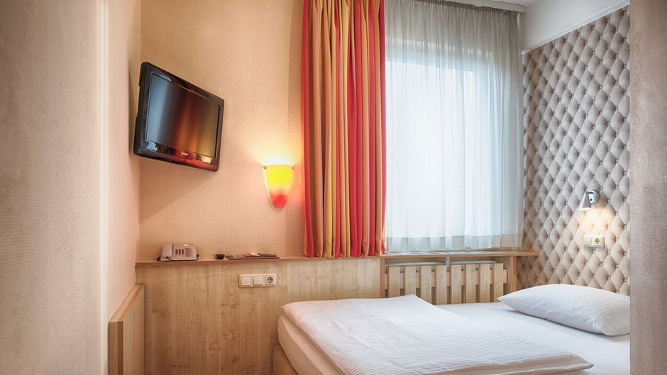 Enjoy Hotel Berlin City Messe Room