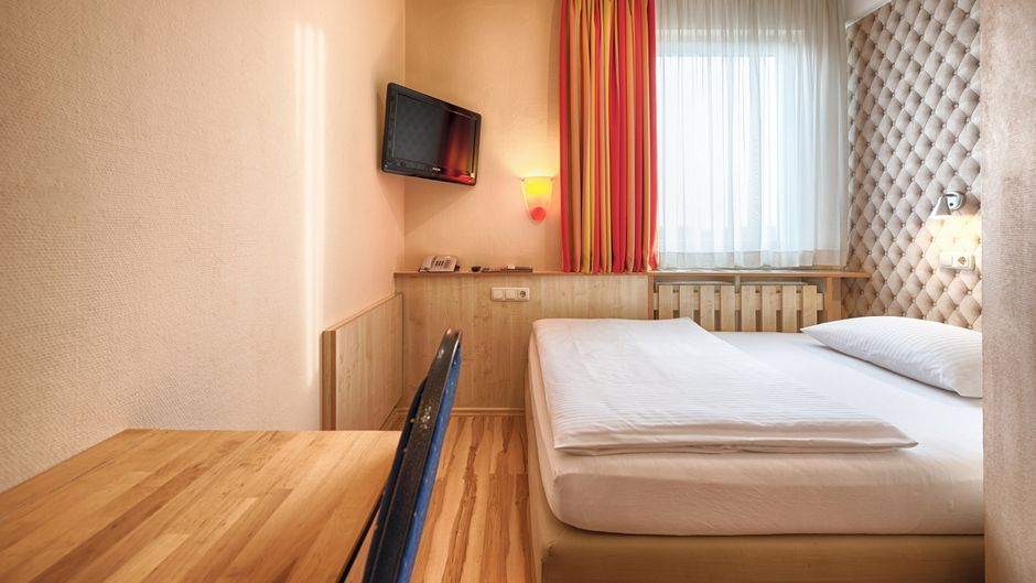 Enjoy Hotel Berlin City Messe Room