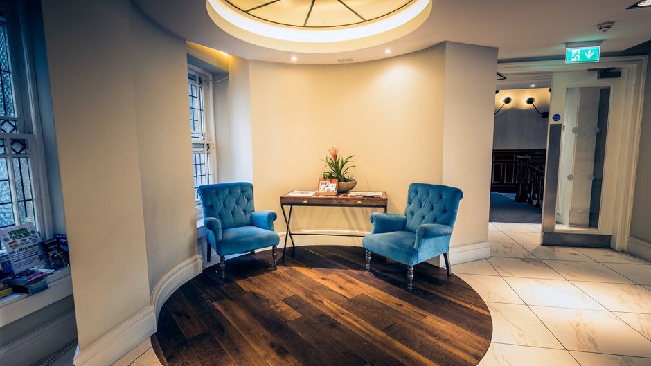 Hotel Indigo Edinburgh - Princes Street Lobby