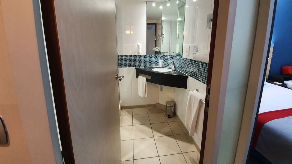Holiday Inn Express Paris Room