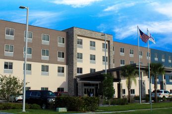 Holiday Inn Express & Suites W-I295 &I10