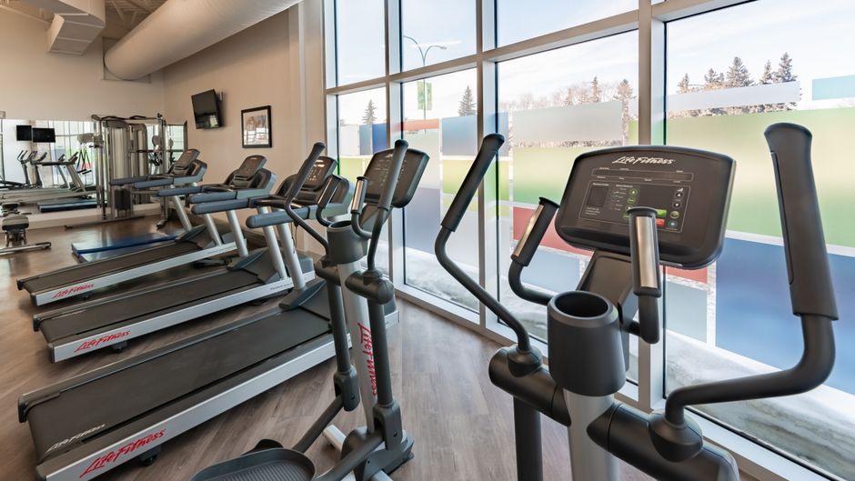 Holiday Inn Express & Suites University Health Club