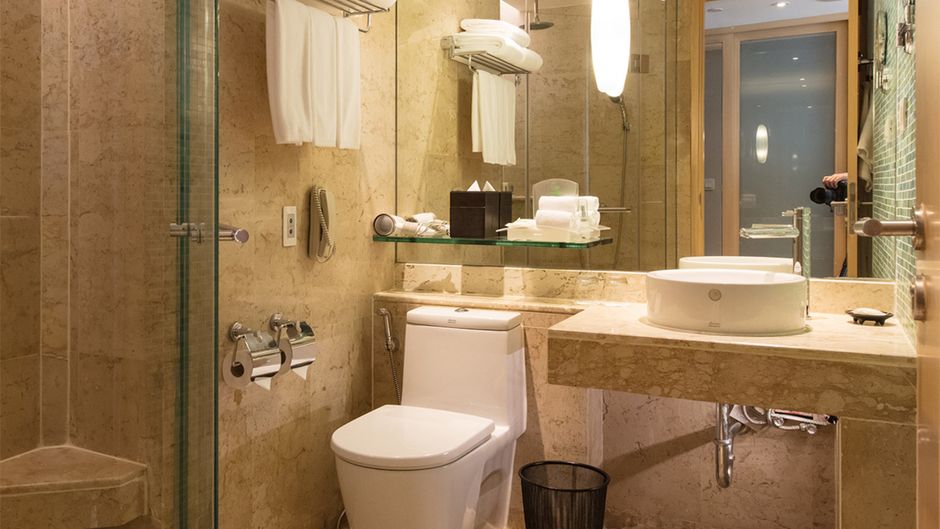 Holiday Inn Bangkok Room