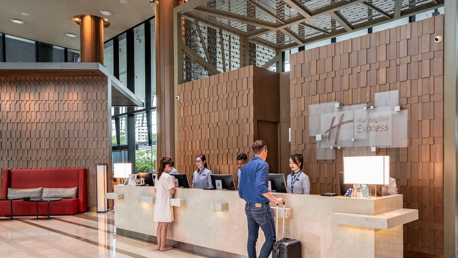 Holiday Inn Express Clarke Quay Lobby