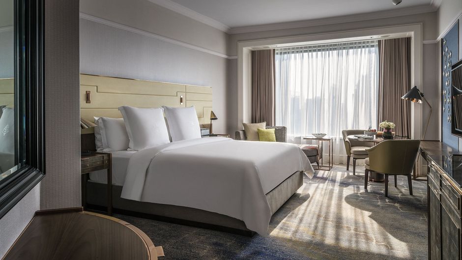 Four Seasons Hotel Singapore Room