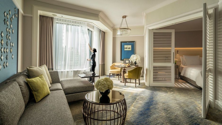 Four Seasons Hotel Singapore Suite
