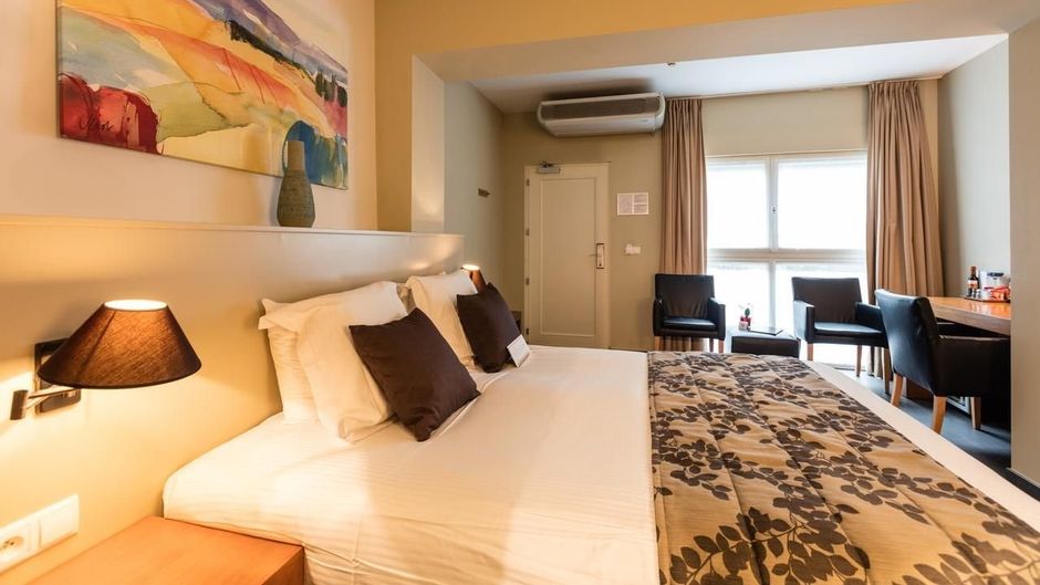 Hotel de Flandre Room
